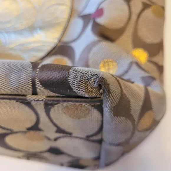 COACH Laura Signature Secret Admirer Tote with Wallet - Picture 3 of 15